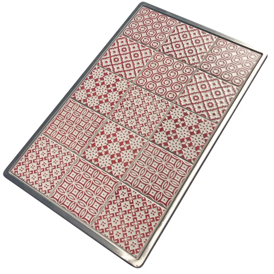 primeware-hot-tiles-gn-hot-tile-red-batik-1-1-platte image 1