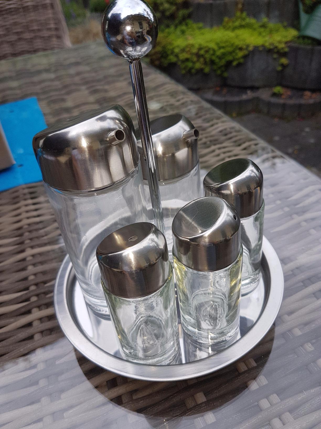 Hübsch am Tisch