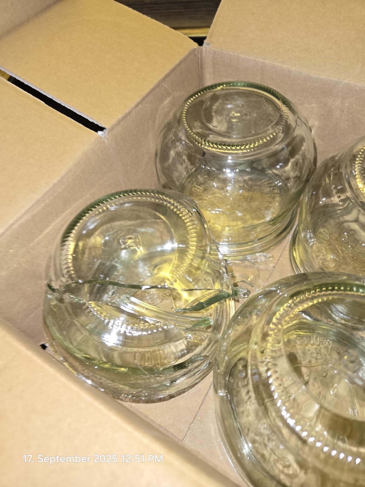 Solides Glas